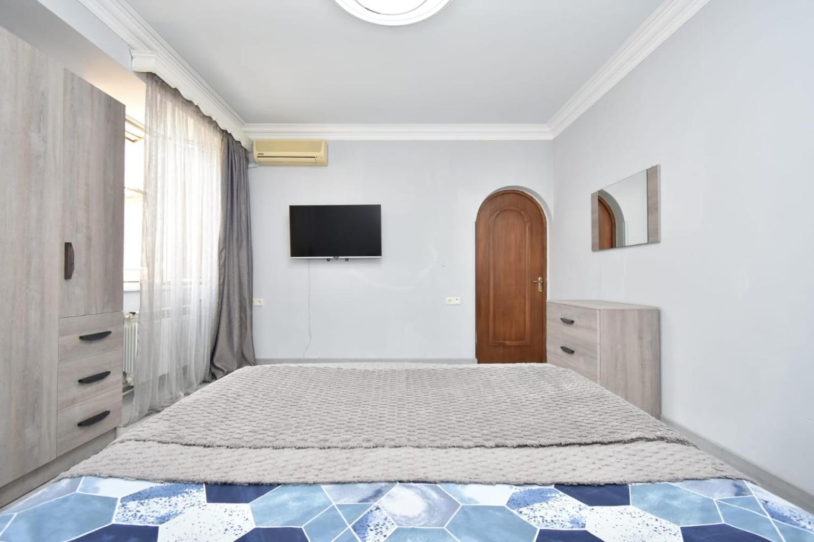 יירבאן Luxury Spacious Apartment On Saryan Street.Centre מראה חיצוני תמונה