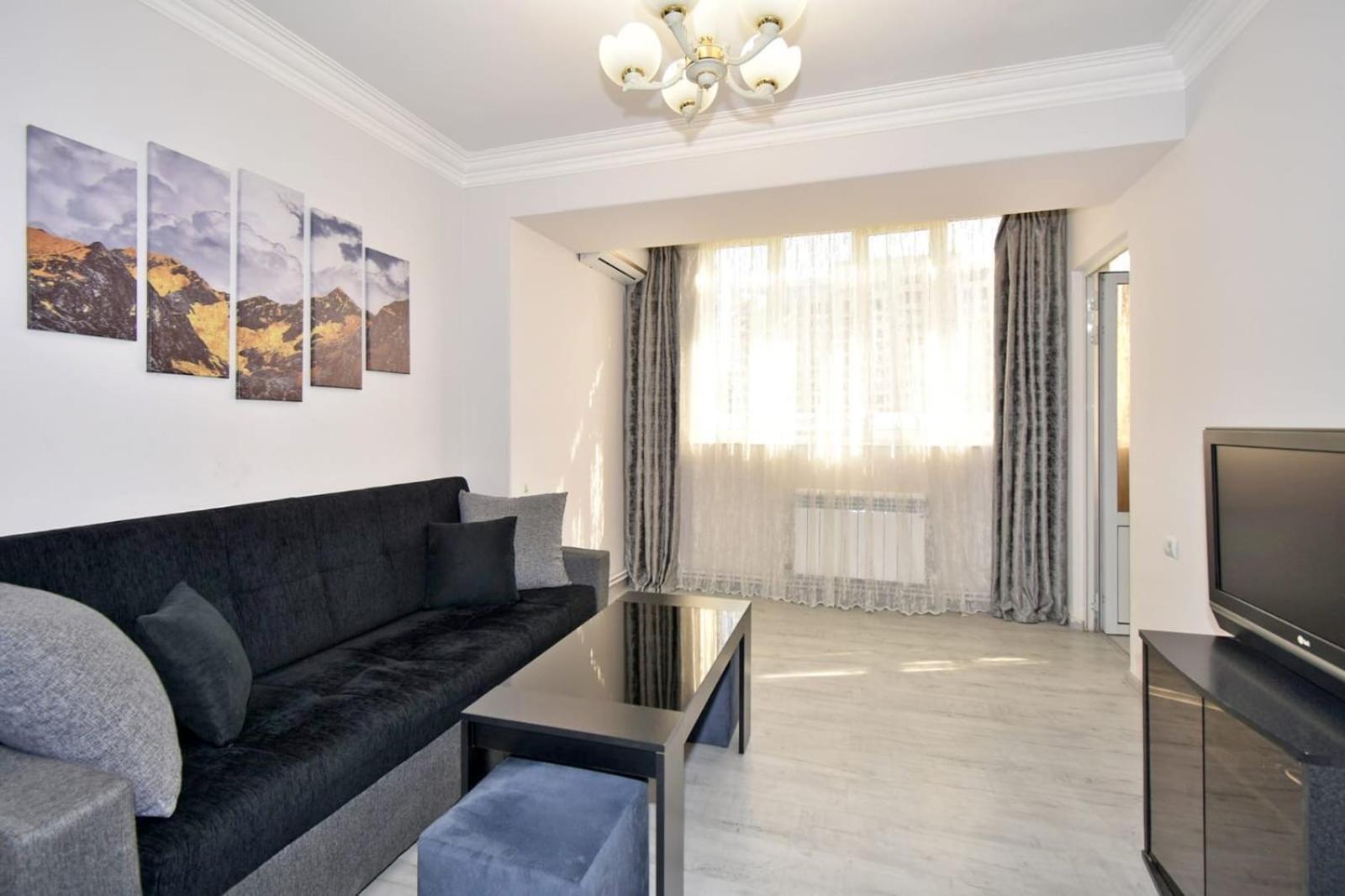 יירבאן Luxury Spacious Apartment On Saryan Street.Centre מראה חיצוני תמונה